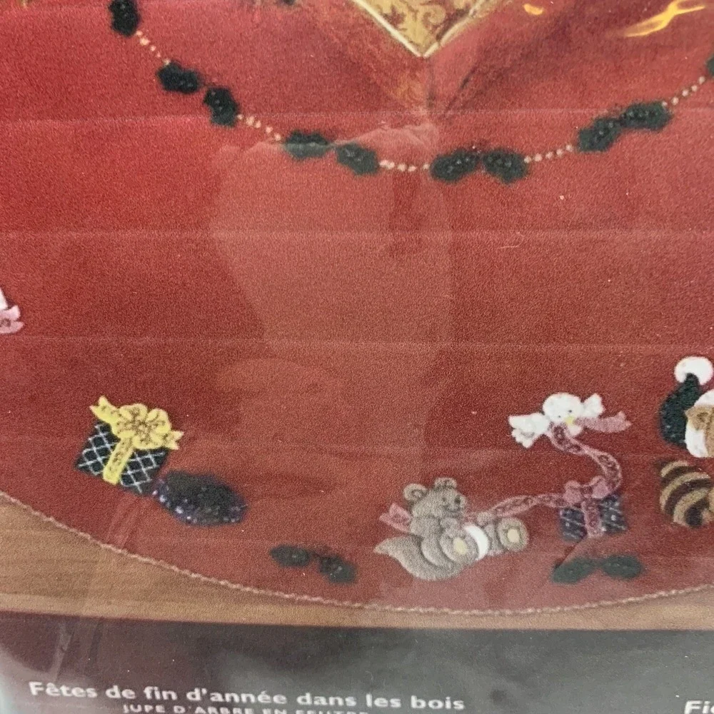 Christmas Bucilla Felt Appliqué Craft Tree Skirt Kit 84961 Woodland Holidays 42